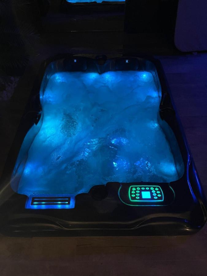 La suite Grenoble spa jacuzzi et sauna privatif Esterno foto